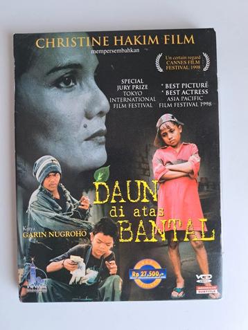 VCD Indonesische Film Daun Di Atas Bantal Christine Hakim beschikbaar voor biedingen