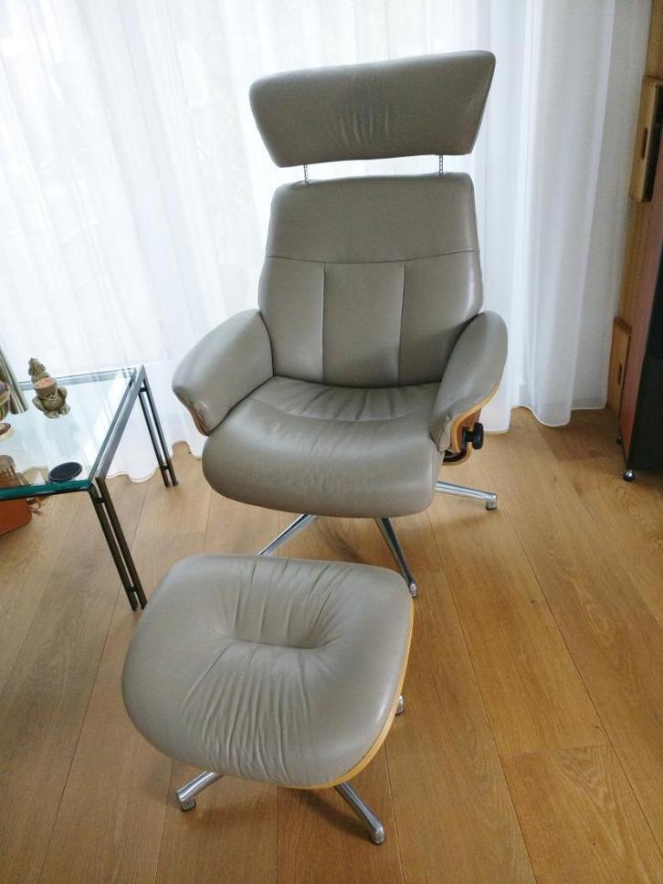 FlexLux relax fauteuil + hocker, Huis en Inrichting, Fauteuils, Zo goed als nieuw, Hout, Leer, Metaal, 75 tot 100 cm, 75 tot 100 cm