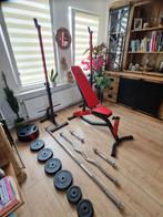 bankje haltersteunen halterstangen en 85kg gewichten, Sport en Fitness, Ophalen, Zo goed als nieuw, Fitnessbank