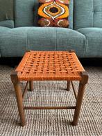 Vintage krukje met sisal webbing / zitting in retro oranje, Ophalen of Verzenden, Zo goed als nieuw, Hout
