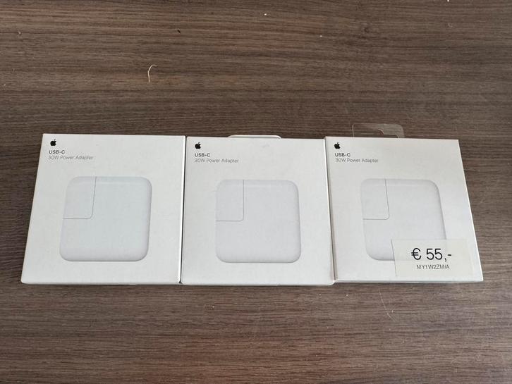 Apple MW2G3ZM/A Usb-C 30 watt power adapter, Computers en Software, Laptop-opladers, Nieuw, Ophalen of Verzenden
