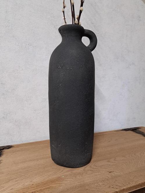 Mooie grote kruik/vaas van Tom's Potterie., Huis en Inrichting, Woonaccessoires | Vazen, Zo goed als nieuw, Zwart, 50 tot 75 cm