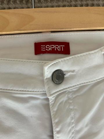 Esprit Witte Broek Maat 38/40 beschikbaar voor biedingen