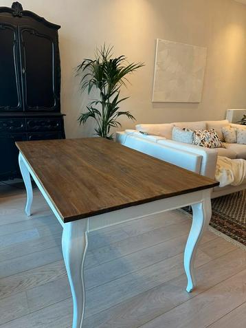 Houten eettafel 160 x 90