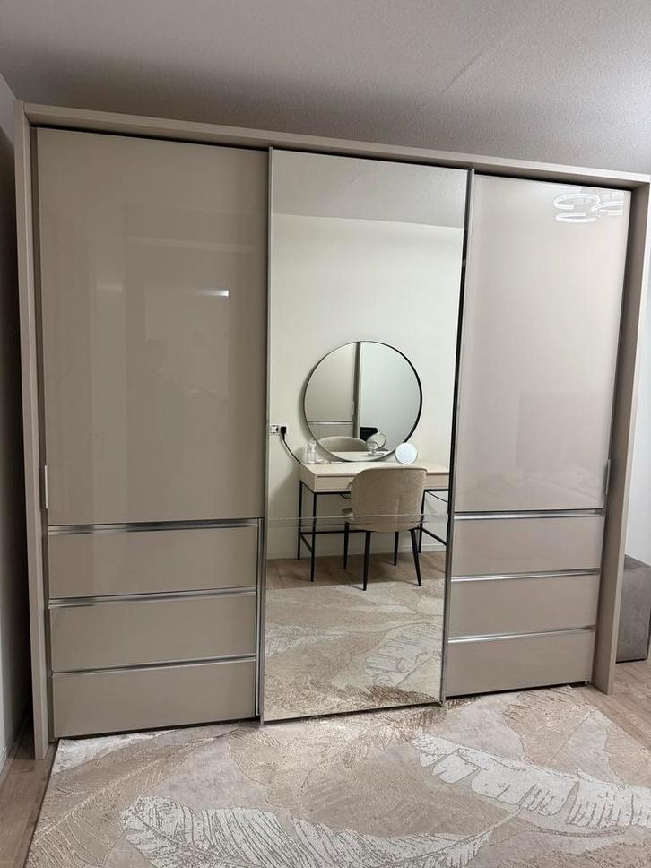 Wiemann Malibu Kast Champagne met Spiegel & Passepartout, Huis en Inrichting, Kasten | Kledingkasten, Zo goed als nieuw, 200 cm of meer