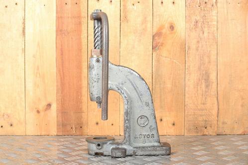 Astor 5 - knopenpers / slingerpers / spindelpers, Hobby en Vrije tijd, Naaimachines en Toebehoren, Gebruikt, Toebehoren, Overige merken