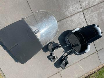 Voorzitje met windscherm en steun Bobike beschikbaar voor biedingen