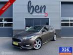 Ford Focus 1.5 ST-Line Titanium 2e Eig BOMVOLL TOP!, 4 cilinders, Leder en Stof, Bedrijf, Handgeschakeld