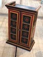 Handbeschilderd Indiaas klein mini kastje hout 3 plankjes, Onbekend, Ophalen of Verzenden, Zo goed als nieuw, Onbekend
