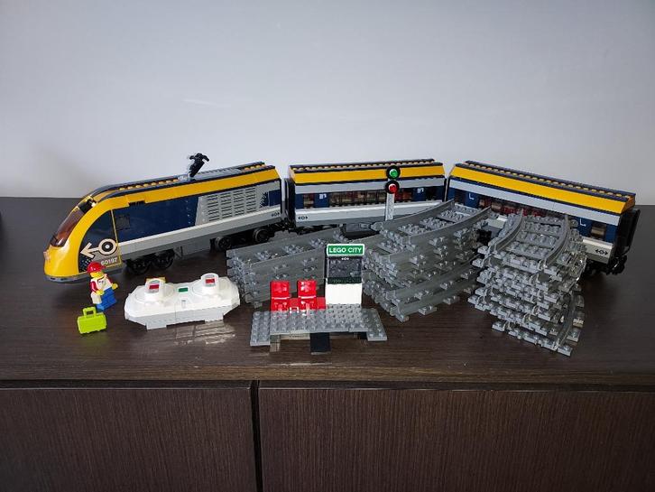Lego 60197 trein incl. doos  + rails + extra trein, Kinderen en Baby's, Speelgoed | Duplo en Lego, Zo goed als nieuw, Lego, Complete set