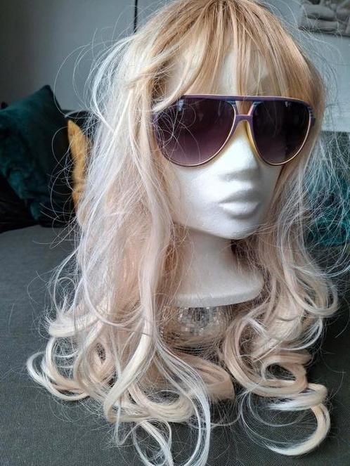 Blonde pruik met pony, Sieraden, Tassen en Uiterlijk, Uiterlijk | Haarverzorging, Nieuw, Pruik of Haarverlenging, Ophalen of Verzenden