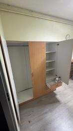Ruime Kleidingkast met Hangruimte, Ophalen, Overige materialen, Gebruikt, 200 cm of meer