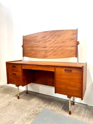 Vintage Kaptafel Teak Jaren 70 beschikbaar voor biedingen