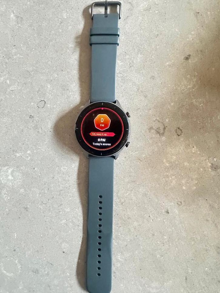 Amazfit GTR 2E smartwatch, Sieraden, Tassen en Uiterlijk, Smartwatches, Gebruikt, Android, Grijs, Afstand, Calorieverbanding, Conditie