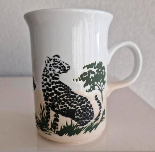 Beker Churchill England met Cheetah opdrukken, Huis en Inrichting, Keuken | Servies, Zo goed als nieuw, Kop(pen) en/of Schotel(s)
