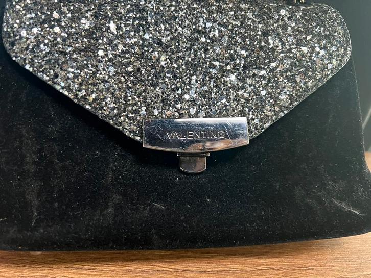 Valentino Velvet Schoudertas in het zwart, black, noir, Sieraden, Tassen en Uiterlijk, Tassen | Schoudertassen, Nieuw, Overige merken