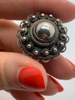 V732 Prachtige zilveren broche zeeuwse knoop, Ophalen of Verzenden, Zilver, Broche