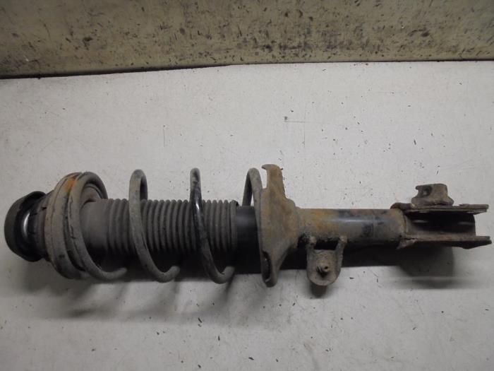 Schokdemperpoot rechts-voor van een Suzuki Alto, Auto-onderdelen, Ophanging en Onderstel, Suzuki, Gebruikt, 3 maanden garantie