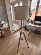 Amper gebruikte Ikea lamp Lauters incl gloeilamp, Huis en Inrichting, Lampen | Vloerlampen, Ophalen, Hout, 100 tot 150 cm, Zo goed als nieuw