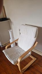 Comfortabele designstoel – lichte houten structuur met wit k, Huis en Inrichting, Fauteuils, Ophalen of Verzenden, Zo goed als nieuw