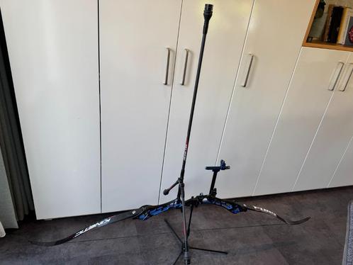 Kinetic Invisio 27 recurve boog set, Sport en Fitness, Handboogschieten, Zo goed als nieuw, Recurveboog, Ophalen