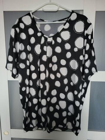 Magna Top Maat 48/50 beschikbaar voor biedingen