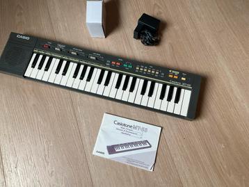 Casio MT-55 Vintage Keyboard beschikbaar voor biedingen