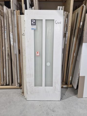 Binnendeur stomp met glas 83x211,5 rechtsdraaiend beschikbaar voor biedingen