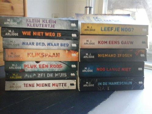 nt-m.j. arlidge-48 stuks-goede staat-losse verkoop, Boeken, Thrillers, Zo goed als nieuw, Nederland, Ophalen of Verzenden