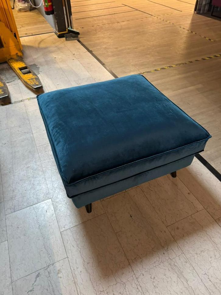 Hocker voetenbank nieuw velvet blauw afgeprijsd, Huis en Inrichting, Banken | Voetenbanken en Poefen, Nieuw, 125 cm of meer, Rechthoekig