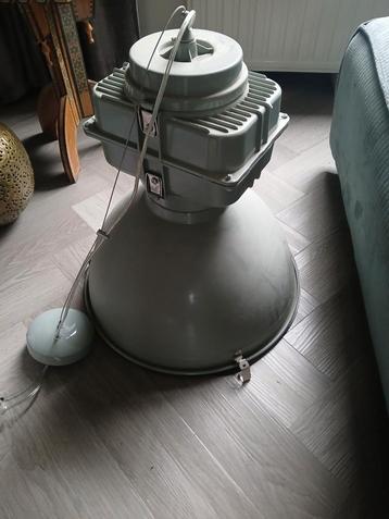 Industriële Hanglamp beschikbaar voor biedingen