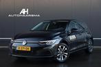 Volkswagen Golf 1.0 TSI 110pk Life Business Stoel/Stuur verw, Auto's, Voorwielaandrijving, Stof, Gebruikt, Zwart
