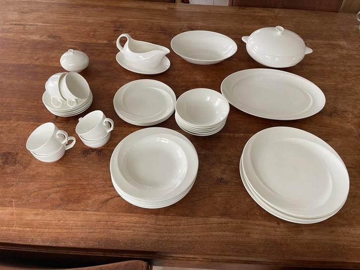 Wedgwood bone china solar servies, Huis en Inrichting, Keuken | Servies, Zo goed als nieuw, Bord(en), Wedgwood, Porselein, Ophalen of Verzenden