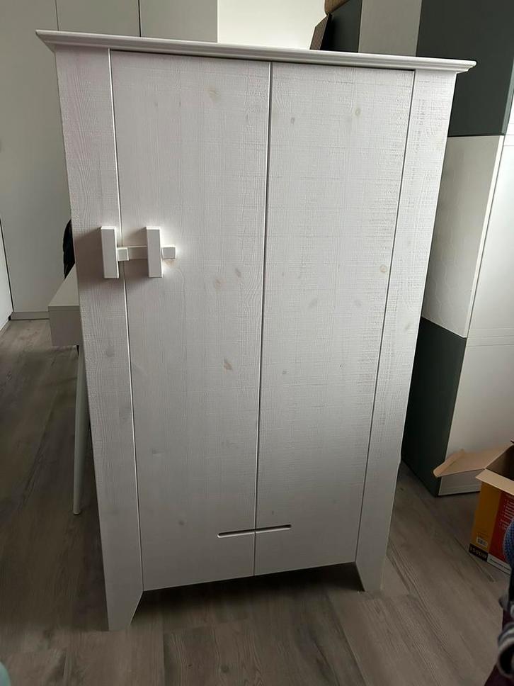 Boerenkast GIJS— WOOOD, Huis en Inrichting, Kasten | Lockerkasten, Zo goed als nieuw, Ophalen