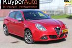 Alfa Romeo Giulietta 1.4 T Distinctive automaat half leder p, Auto's, Alfa Romeo, 4 cilinders, Traction-control, Leder en Stof