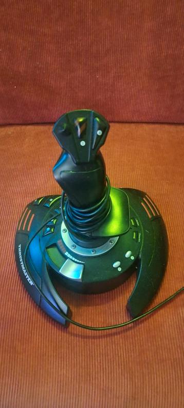 Thrustmaster T-flight stick X joystick beschikbaar voor biedingen