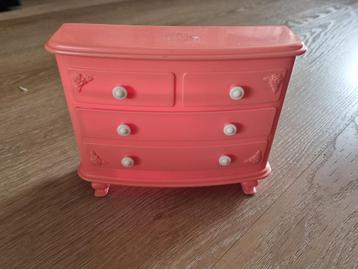 Roze kastje uit jaren 90 voor barbie  beschikbaar voor biedingen