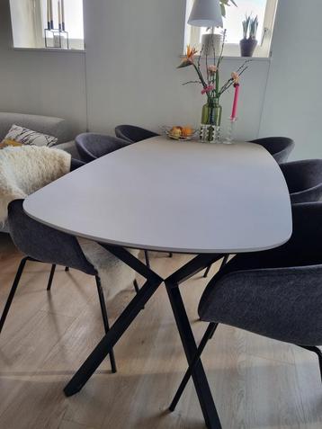 Eettafel Kas20 – Deens ovaal – 200x90cm – Fenix beige/Taupe beschikbaar voor biedingen