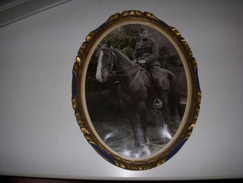Oude ingelijste originele foto militair te paard +/- 1940, Verzamelen, Militaria | Algemeen, Landmacht, Foto of Poster, Overige gebieden