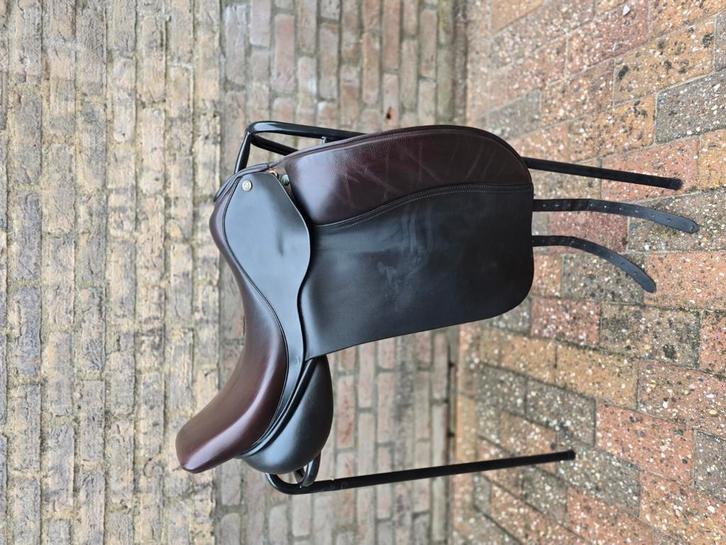 Verschillende tweedehandszadels: Hulsebos, Fryso, wintec, KM, Dieren en Toebehoren, Paarden en Pony's | Zadels, Gebruikt, Dressuur