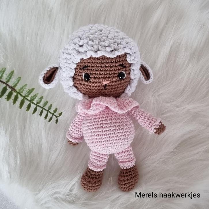 Handgemaakte knuffel schaapje, Kinderen en Baby's, Speelgoed | Knuffels en Pluche, Nieuw, Overige typen, Ophalen of Verzenden