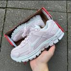 Nike Zoom Vomero 5 Lichtroze - Maat 38, Nike, Nieuw, Ophalen of Verzenden, Sneakers of Gympen