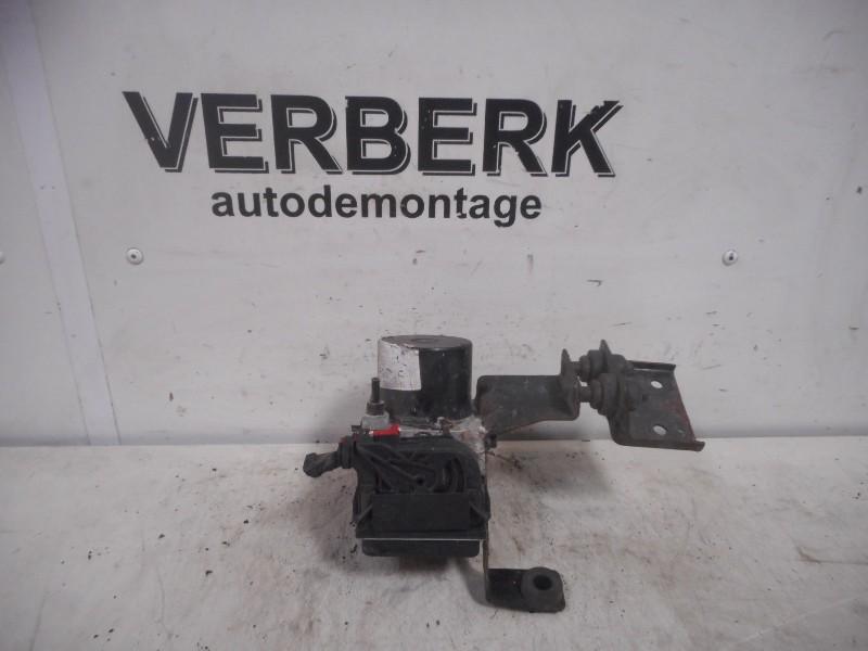Abs Pomp Volkswagen Fox (5Z) (2005-04/2009-12) 5zo614117b, Auto-onderdelen, Remmen en Aandrijving, Volkswagen, Gebruikt