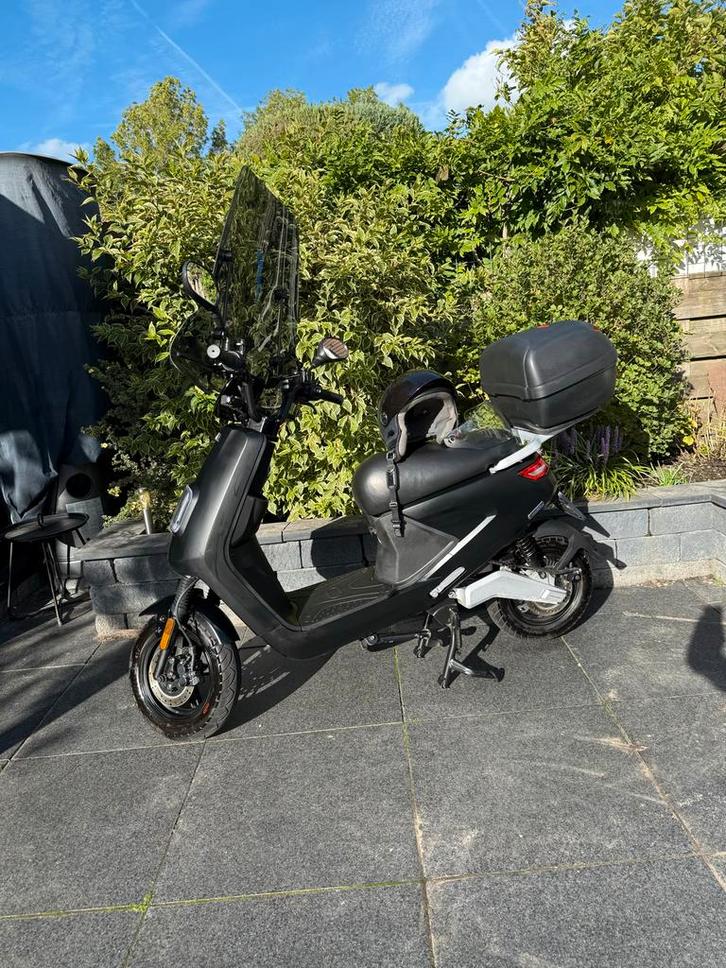 Iva E-GO S4 Matzwart Snor scooter + 2 x accu! ! Long range, Fietsen en Brommers, Snorfietsen en Snorscooters, Zo goed als nieuw