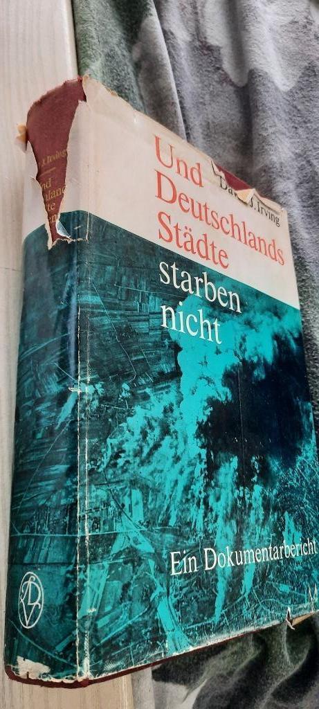 Und Deutschlands Städte starben nicht, Boeken, Oorlog en Militair, Zo goed als nieuw, Tweede Wereldoorlog, Ophalen of Verzenden