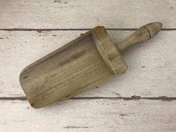 Vintage houten grutters schep uit Frankrijk beschikbaar voor biedingen