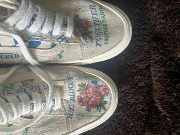 Vans maat 41 women 10 men 8,5 mother earth we bloom together beschikbaar voor biedingen