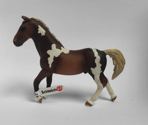 Schleich Trakehner Hengst (met vaantje), Verzamelen, Dierenverzamelingen, Gebruikt, Beeldje of Figuurtje, Paard, Verzenden