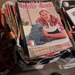 Feyenoord boekjes, kranten, dvd's spelerskaarten in 3 tassen, Ophalen, Zo goed als nieuw, Feyenoord, Boek of Tijdschrift