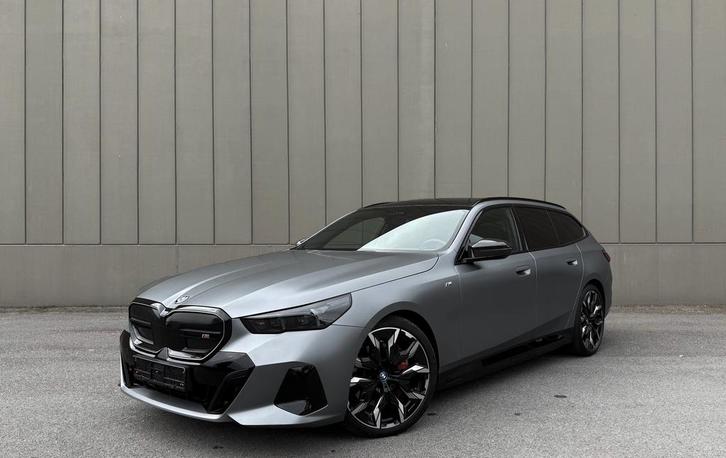 BMW i5 xDrive Touring M60 M Sport PRO | FROZEN GREY | B&W…, Auto's, BMW, Particulier, i5, 360° camera, 4x4, ABS, Achteruitrijcamera